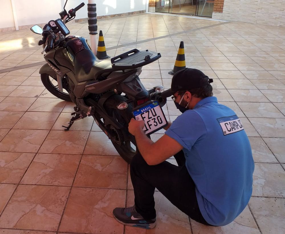 Instalação de placa em moto Yamaha