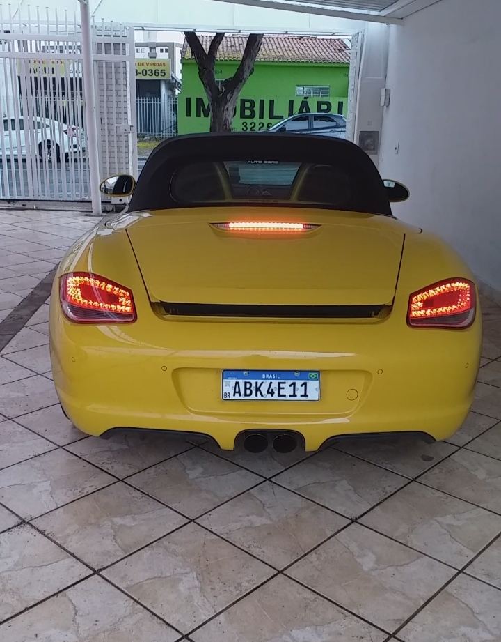 Instalação de placa em Porsche Boxster